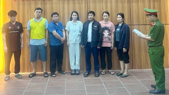 8 bi can lon dich 7317 3534.jpg