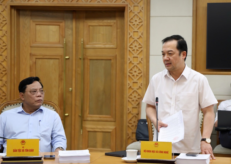 Thực chất trong cải cách thủ tục hành chính, 'dứt khoát không được cắt chỗ này nhưng ghép vào chỗ khác' 3806341426672123395 1776420826356262773995