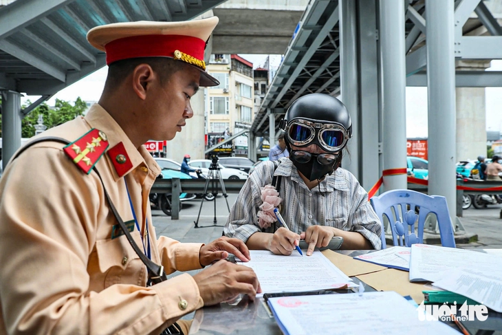 Home Đề xuất sửa đổi Nghị định 168: Vì sao cảnh sát được phạt tại chỗ đến 7,5 triệu đồng?