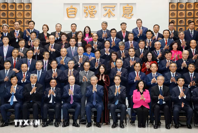 chupanhchung 17761674519721988530158