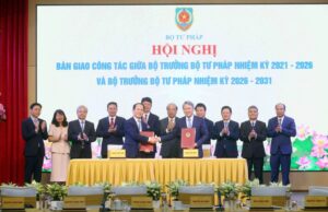 Bàn giao công tác Bộ trưởng Bộ Tư pháp
