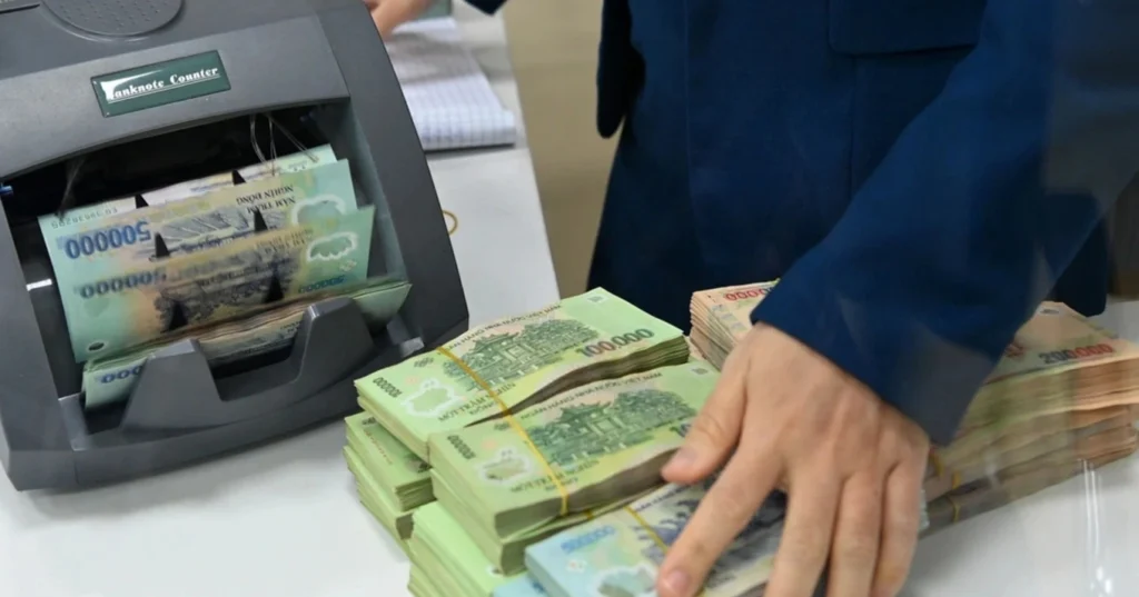 Cấm nhân viên thu hồi nợ đe dọa, bôi nhọ khách hàng trên mạng xã hội